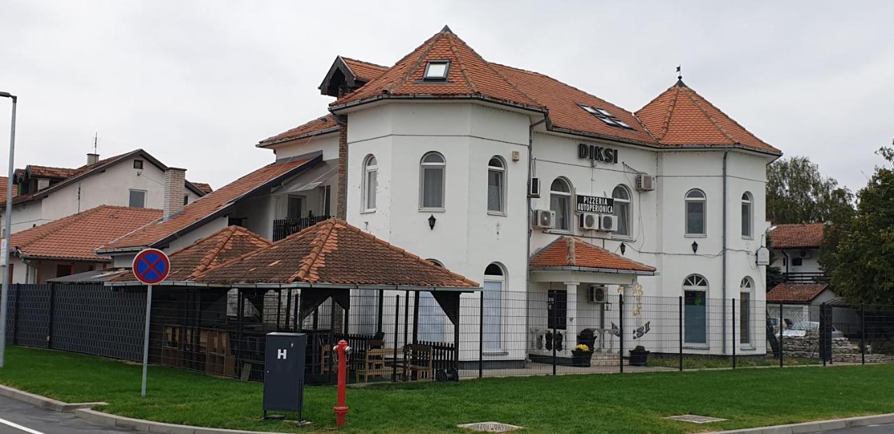 Apartmani Diksi Zrenjanin Exterior foto